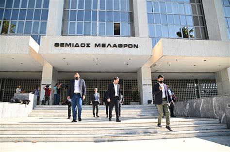 Explainer: Οι σκοτεινές διαδρομές του Predator .